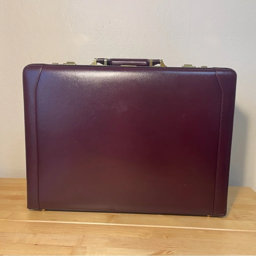 Vintage U.S. Luggage New York Burgundy Leather Expandable Briefcase Executive